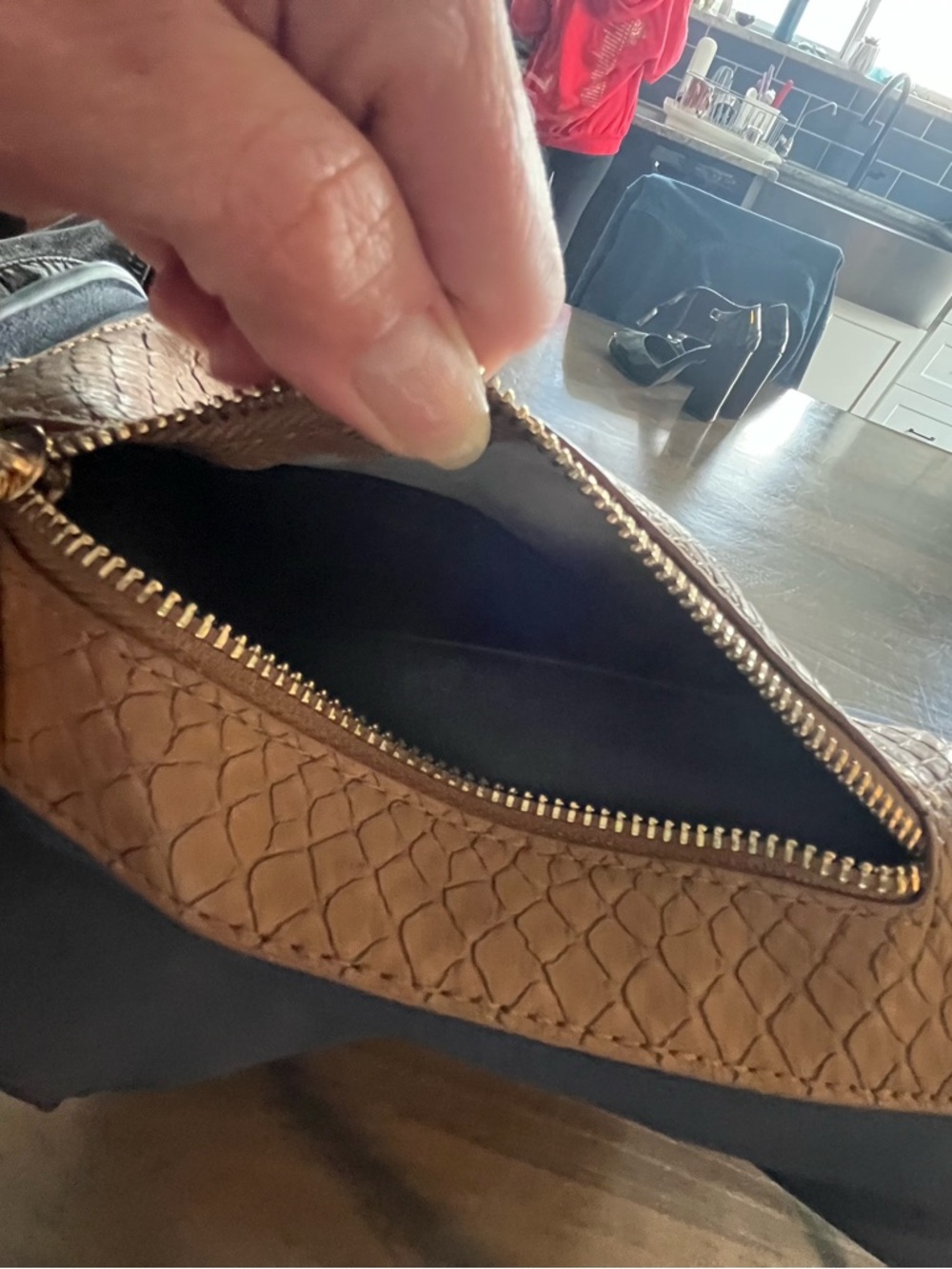 Women’s Caroline Hill Shoulder Bag
NWT - Picture 5 of 13